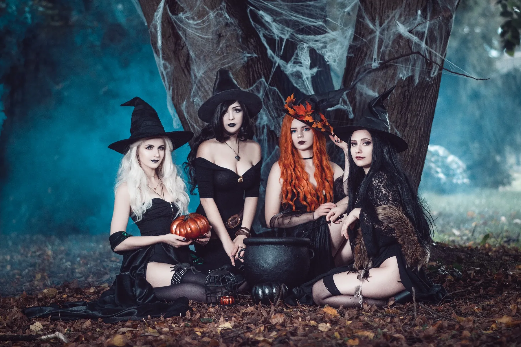 Monster Clothing Store -Monster Clothing Store witches group cosplay 02